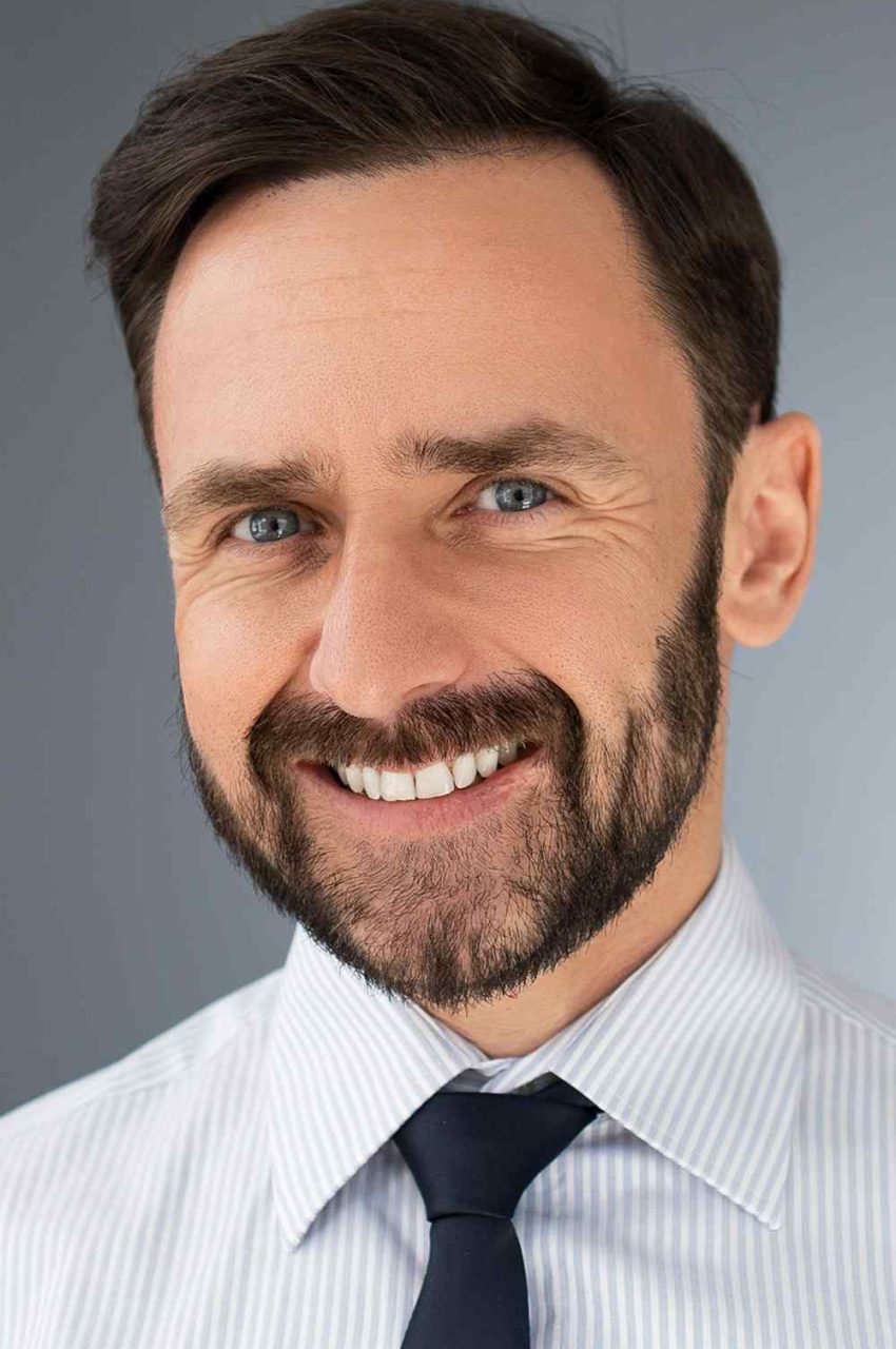 https://www.rnrinfocom.com/xoosheeg/2019/02/team_01-850x1280.jpg